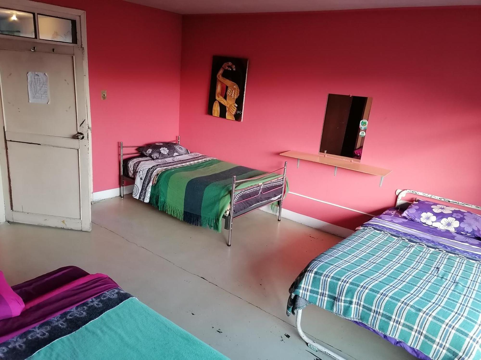 Latinos Brothers House Quito Room photo